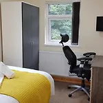 Delux Private Rooms Bournbrook