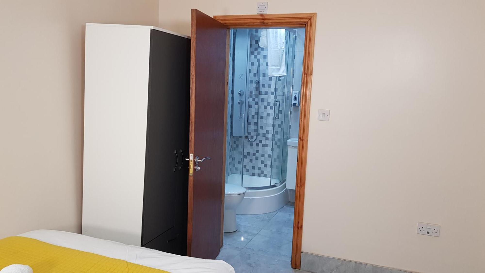 Delux Private Bournbrook Guest house *